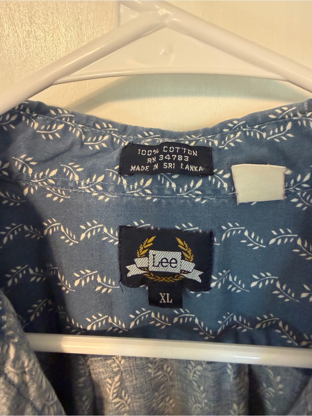 Lee Men's Blue Printed Button-Down Shirt - Picture 2 of 3